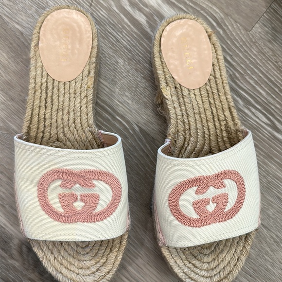 GUCCI Women's espadrille slide with Interlocking G - Picture 9 of 12